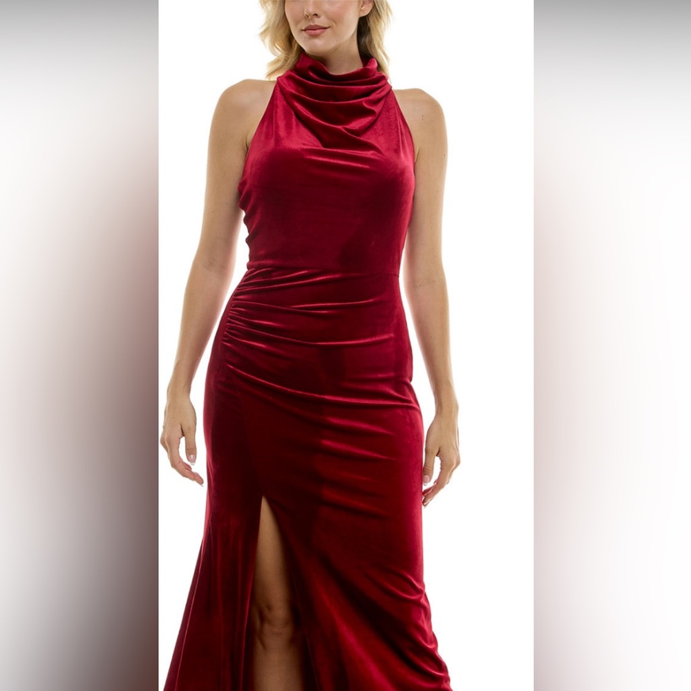Taylor elegant  Burgundy Evening Gown
Perfect for X Mass party ❗️